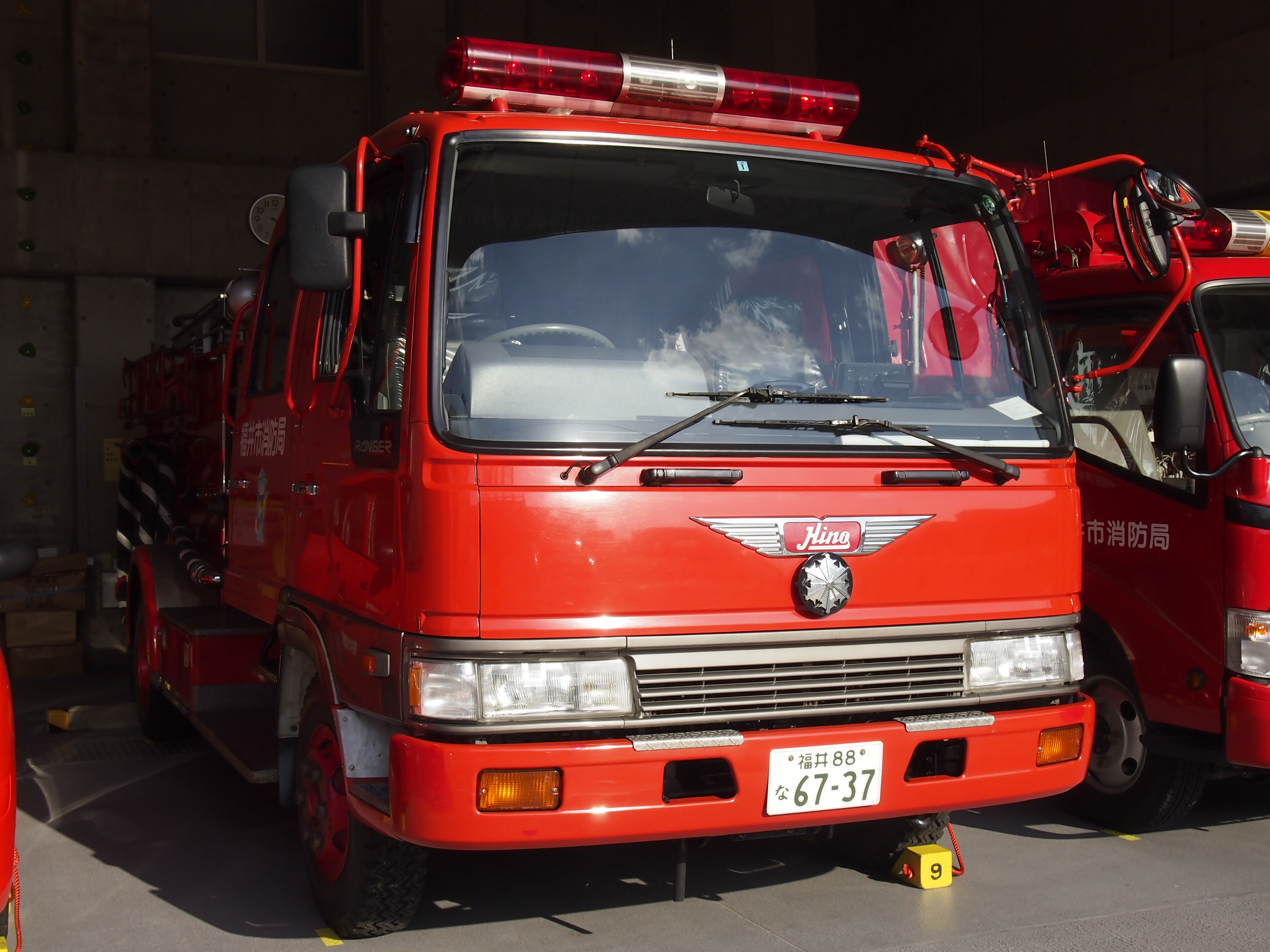 水槽付消防ポンプ自動車 / 福井市消防局