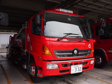泡原液搬送車