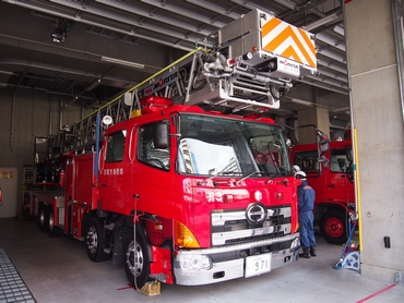 ［４５Ｍ級］ はしご付き消防自動車（大型はしご車）