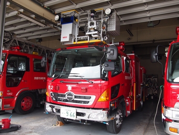 ［１５Ｍ級］ 屈折はしご車（小型はしご車）