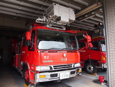 ［３０Ｍ級］ はしご付き消防自動車（大型はしご車）