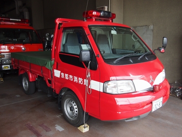 資機材搬送車