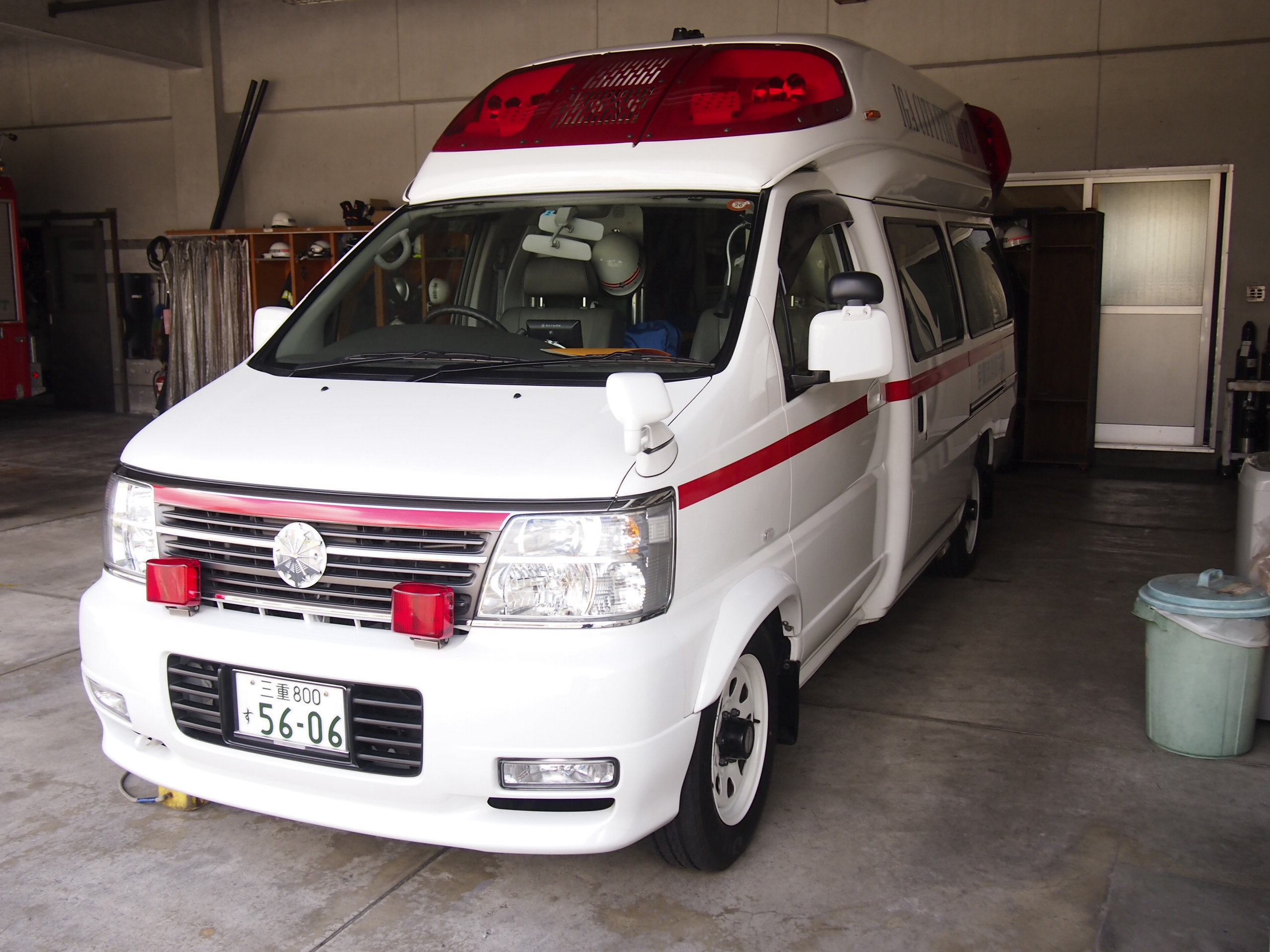 高規格救急自動車 2代目後期型 パラメディック / 伊賀市消防本部