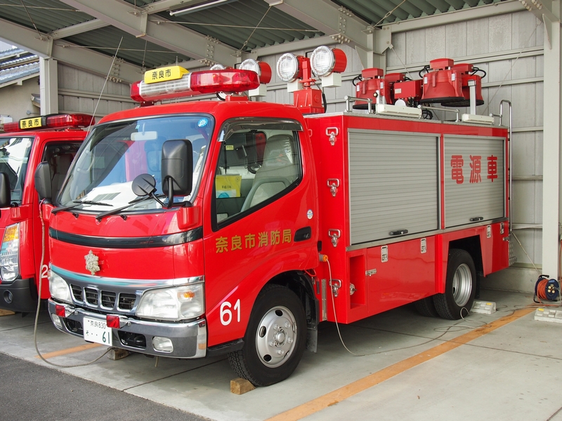 照明電源車 / 奈良市消防局 / 奈良消６１