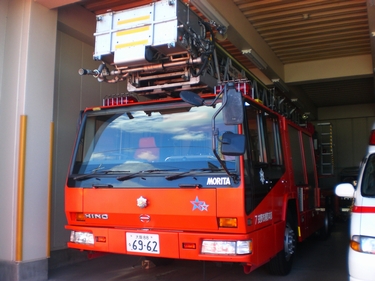 ［４０Ｍ級］ はしご付き消防自動車
