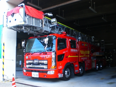 ［４０M級］ 伸縮水管付きはしご付き消防自動車