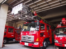 ［４０M級］ はしご付き消防自動車