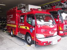 ［CD-1型型］ 小型水槽付きポンプ車