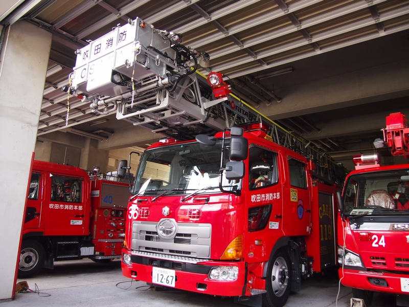 ［40M級］ はしご付消防自動車 / 吹田市消防本部 / 吹消３６