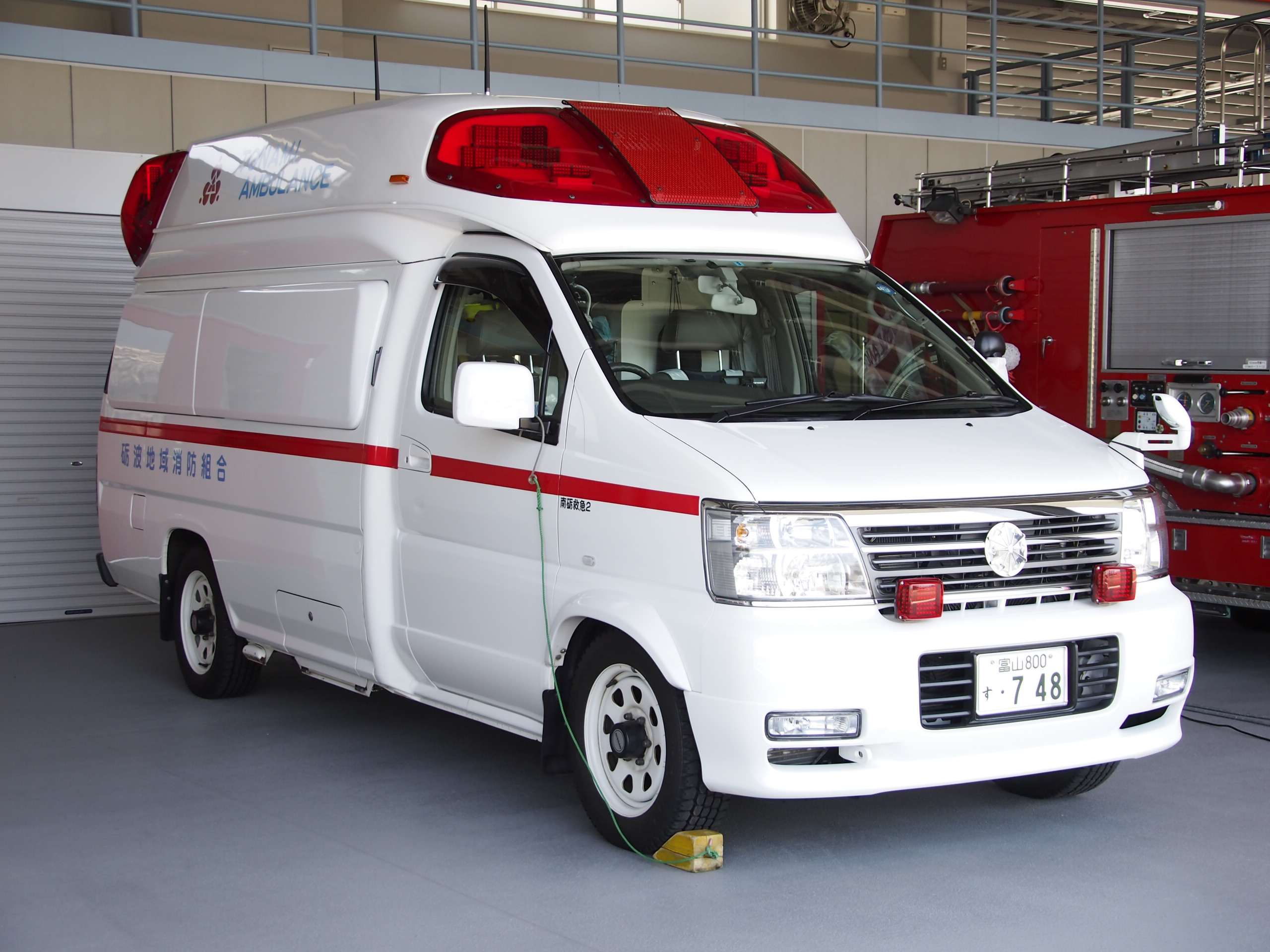 高規格救急自動車 2代目後期型 パラメディック / 砺波地域消防組合消防本部 / 南砺救急２